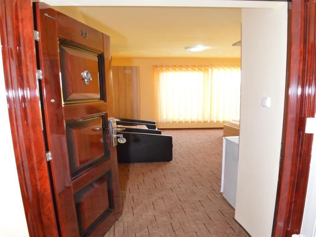 Pensiunea Beverly Hills Băile Felix Buitenkant foto