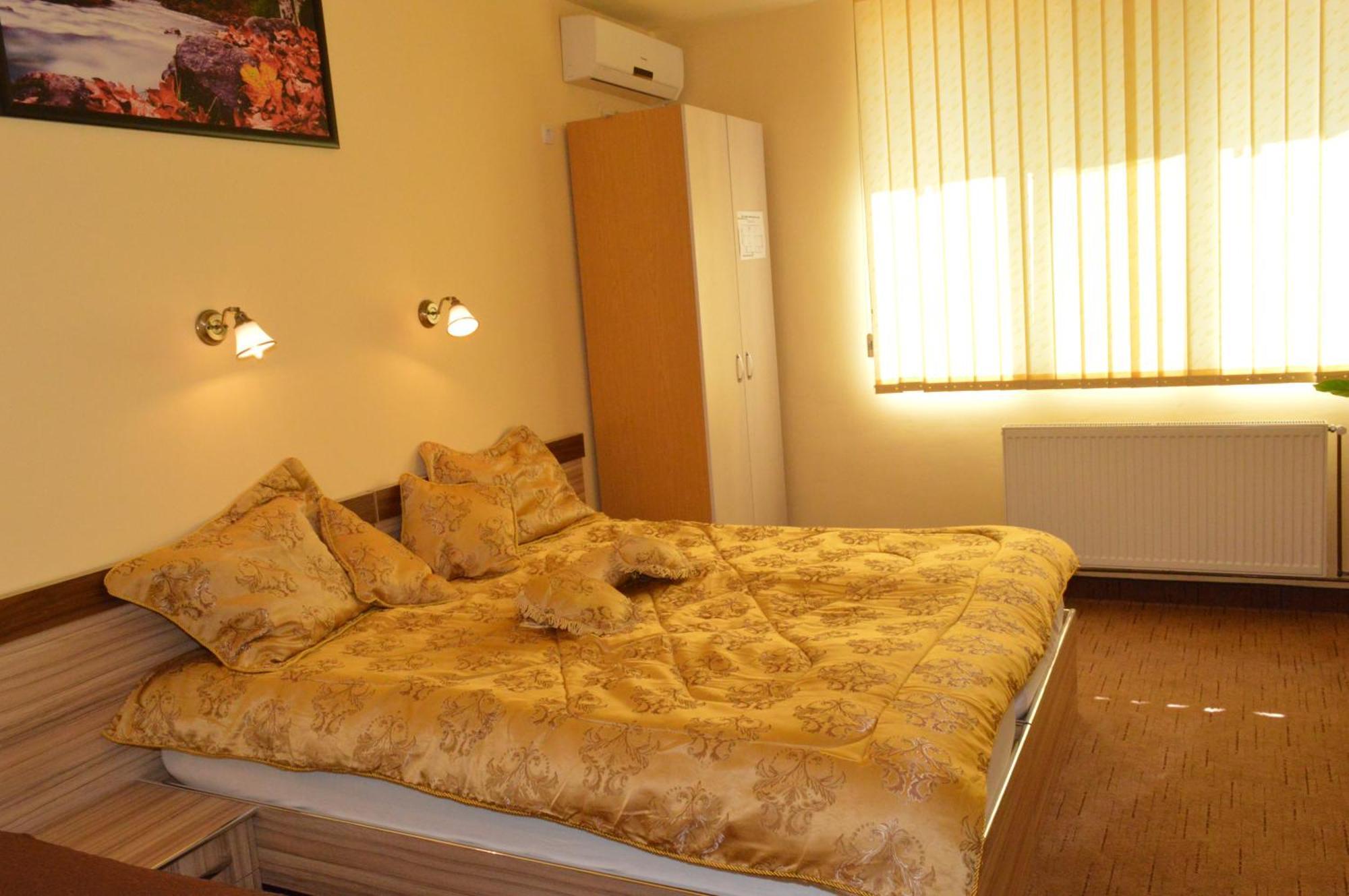 Pensiunea Beverly Hills Băile Felix Buitenkant foto