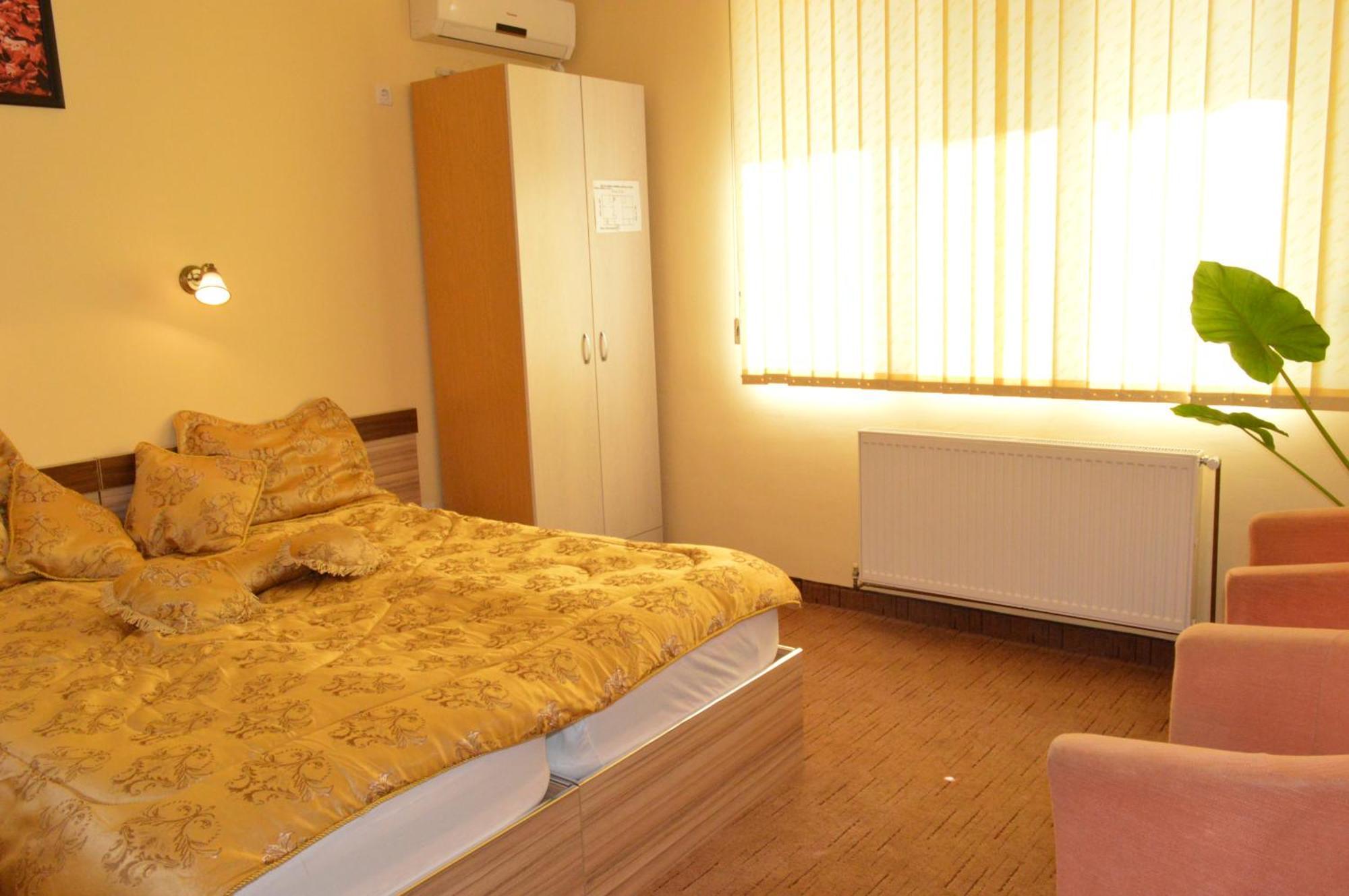 Pensiunea Beverly Hills Băile Felix Buitenkant foto