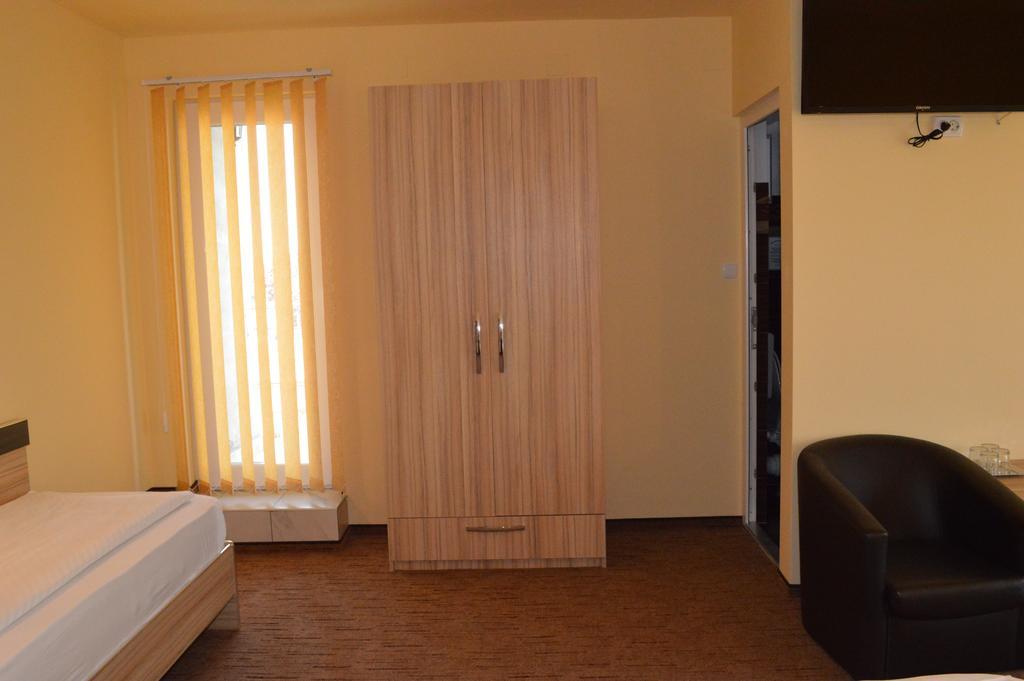 Pensiunea Beverly Hills Băile Felix Buitenkant foto