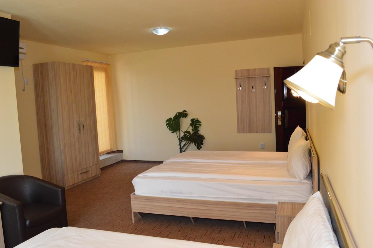 Pensiunea Beverly Hills Băile Felix Buitenkant foto
