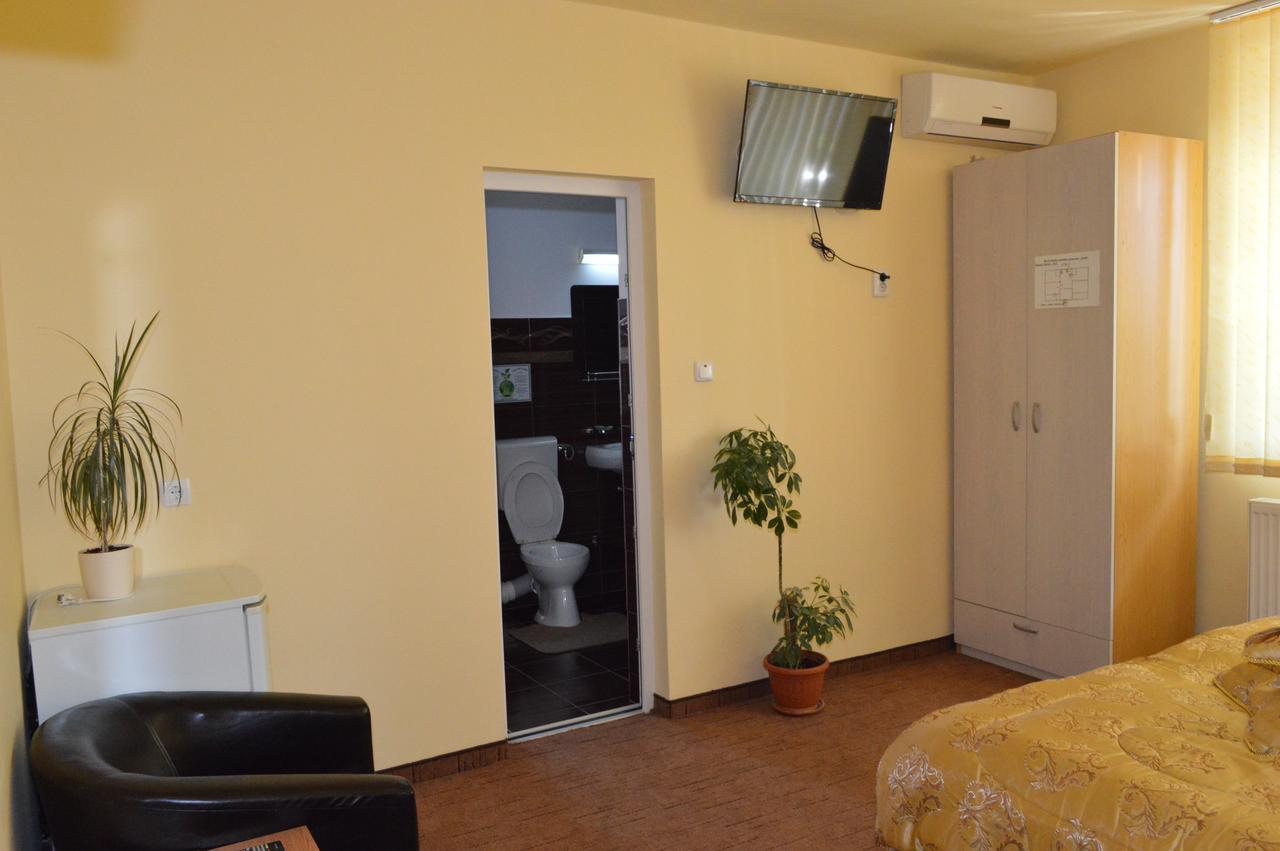 Pensiunea Beverly Hills Băile Felix Buitenkant foto