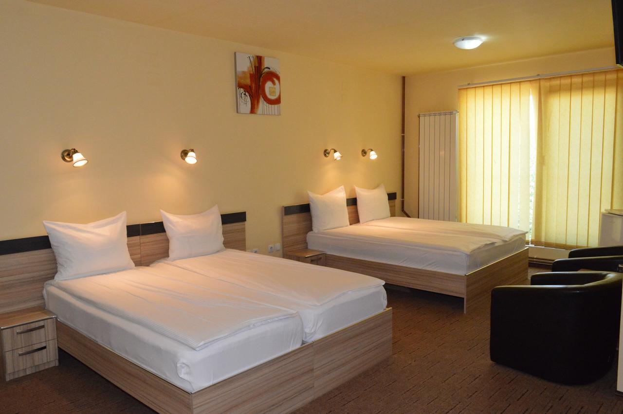 Pensiunea Beverly Hills Băile Felix Buitenkant foto