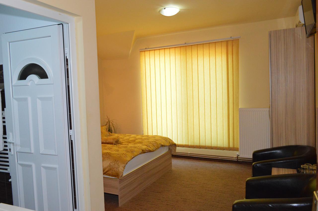 Pensiunea Beverly Hills Băile Felix Buitenkant foto