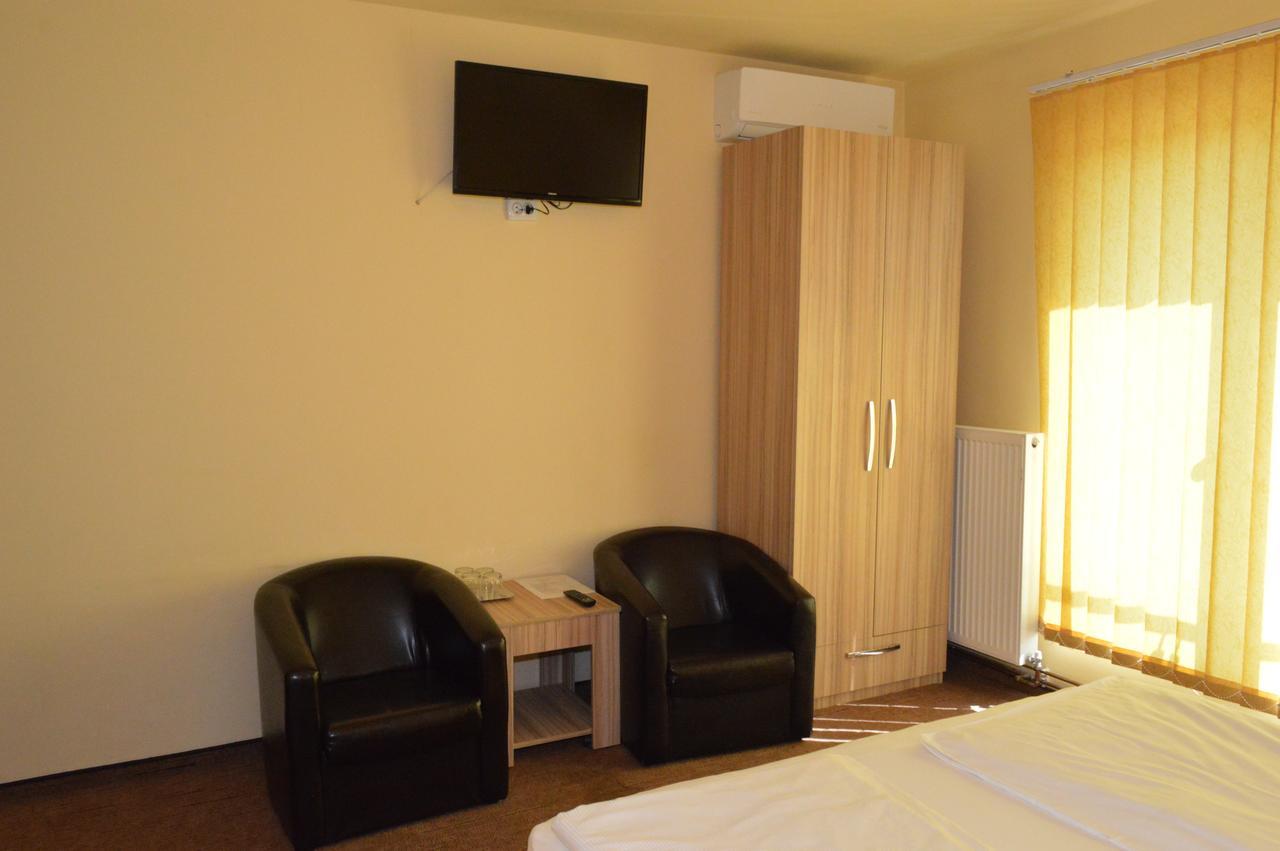 Pensiunea Beverly Hills Băile Felix Buitenkant foto